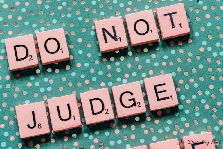 Bạn không có quyền phán xét cuộc sống ai cả