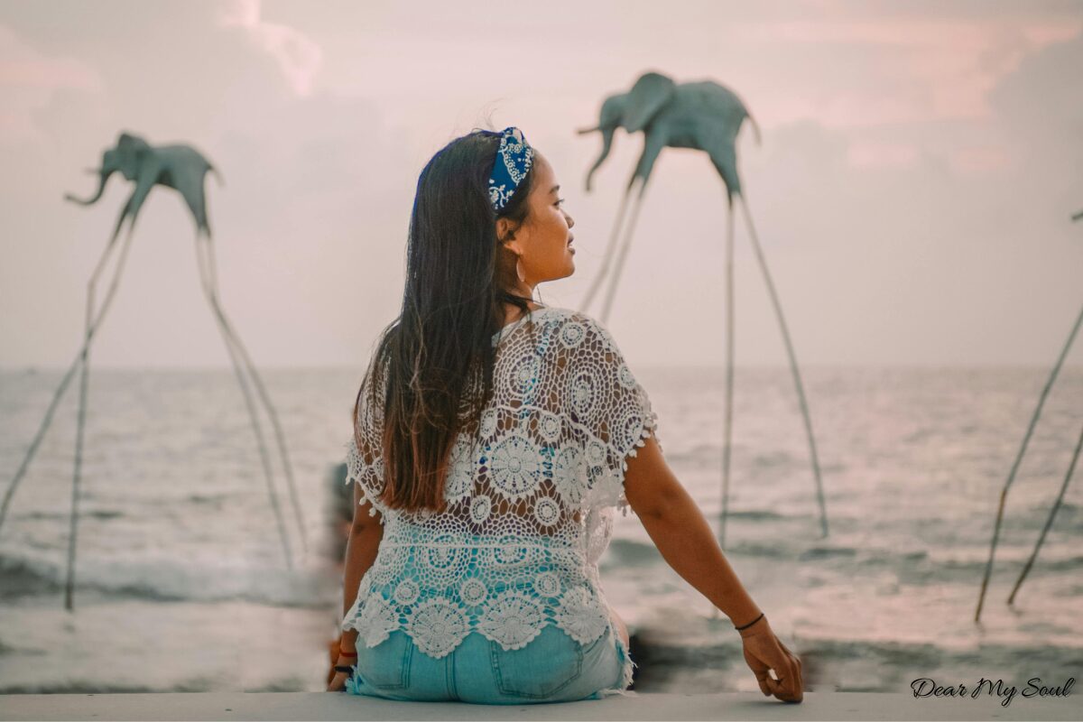 Tôi cũng từng chỉ tồn tại – mãi đến khi học cách tự chữa lành. Nếu bạn đang mệt, bạn không đơn độc. Tôi vẫn ở đây, lắng nghe bạn…”